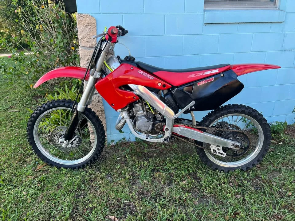 2001 Honda CR - Image 2 of 2