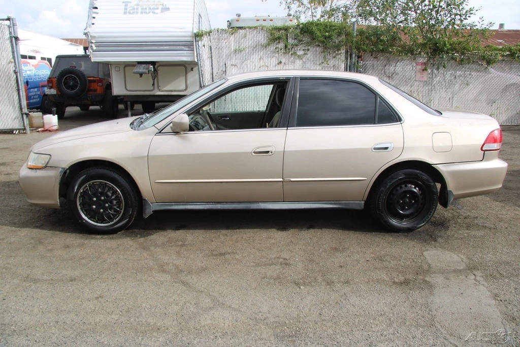 2001 Honda Accord 6th Gen - Image 3 of 21