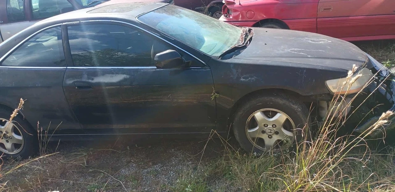 2001 Honda Accord 6th Gen - Image 2 of 13
