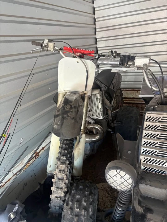 2001 Honda CR - Image 2 of 2