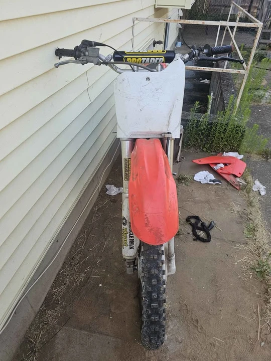 2001 Honda CR - Image 2 of 5