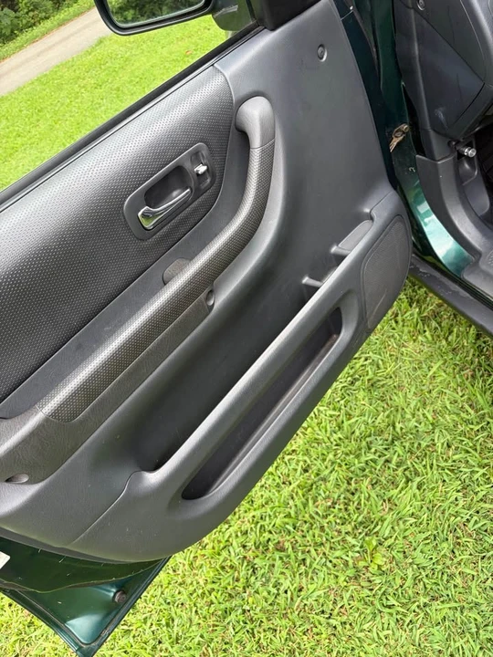 2001 Honda CR-V 1st Gen - Image 12 of 15