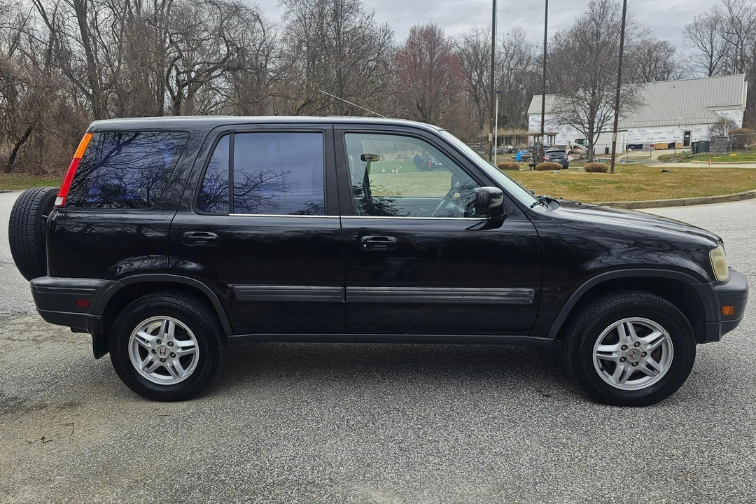 2001 Honda CR-V 1st Gen - Image 3 of 31