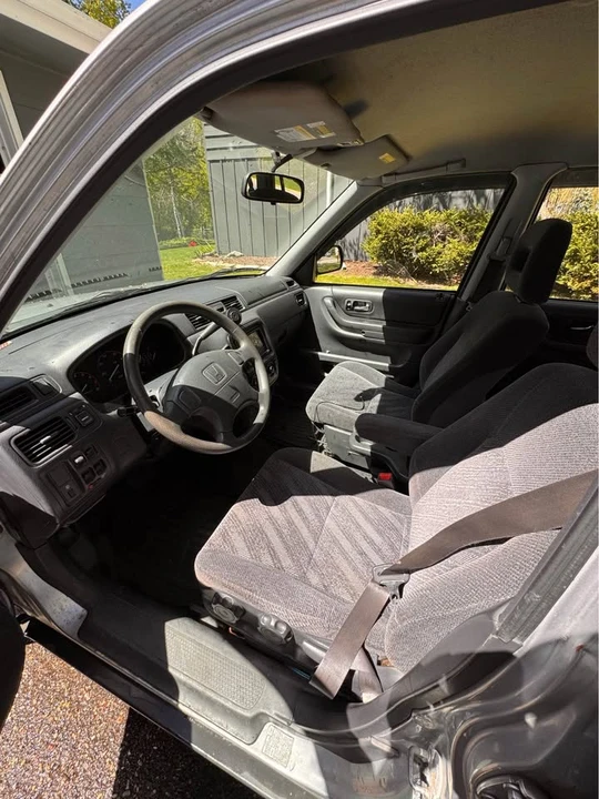 2001 Honda CR-V 1st Gen - Image 5 of 10