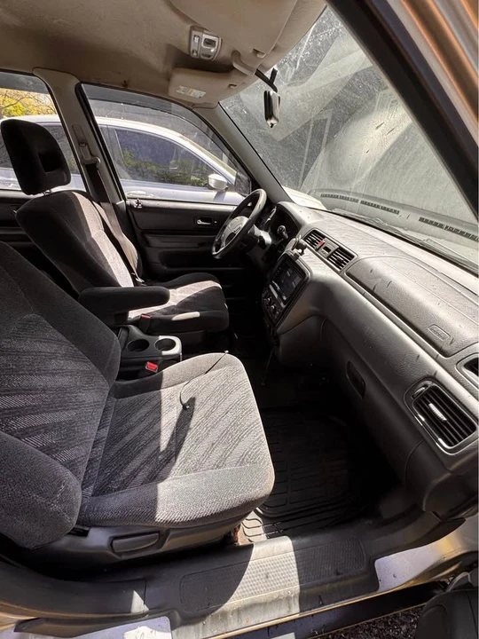 2001 Honda CR-V 1st Gen - Image 6 of 10