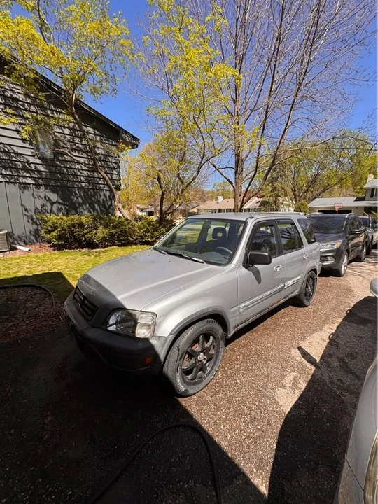 2001 Honda CR-V 1st Gen - Image 2 of 10