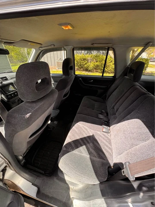 2001 Honda CR-V 1st Gen - Image 9 of 10