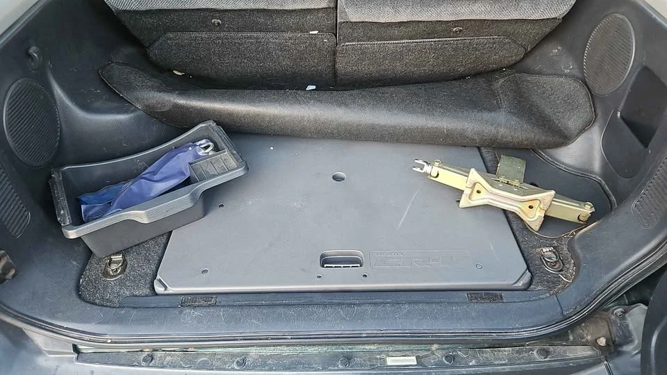 2001 Honda CR-V 1st Gen - Image 10 of 11