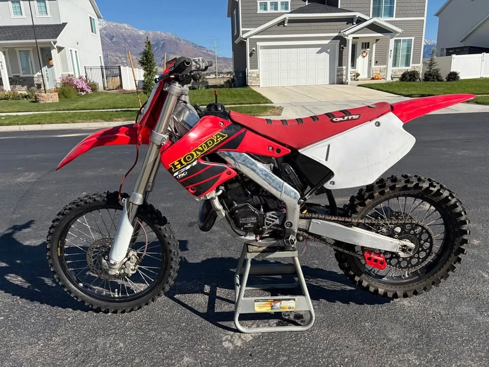 2001 Honda CR - Image 3 of 7