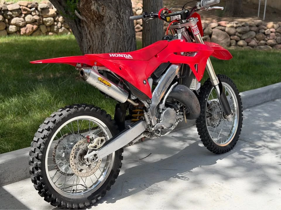 2001 Honda CR - Image 8 of 12