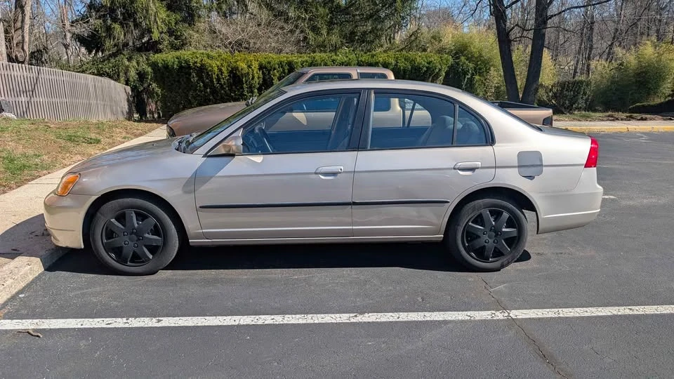 2001 Honda Civic 7th Gen - Image 2 of 10