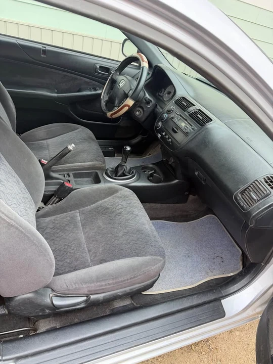 2001 Honda Civic 7th Gen - Image 3 of 6