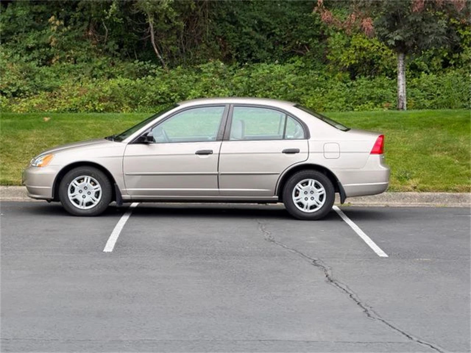 2001 Honda Civic 7th Gen - Image 3 of 31