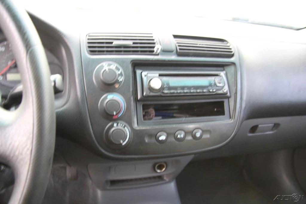2001 Honda Civic 7th Gen - Image 16 of 21