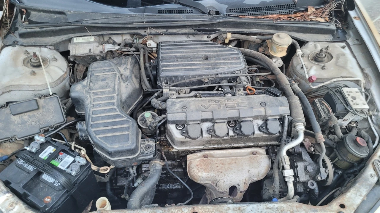 2001 Honda Civic 7th Gen - Image 2 of 13