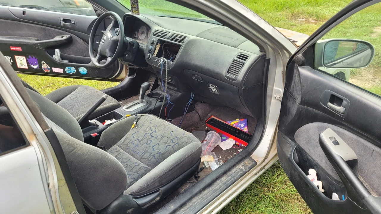 2001 Honda Civic 7th Gen - Image 4 of 13