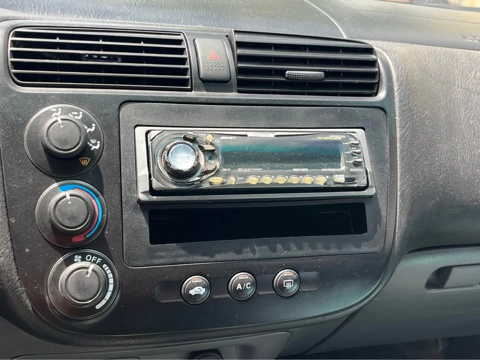 2001 Honda Civic 7th Gen - Image 15 of 18