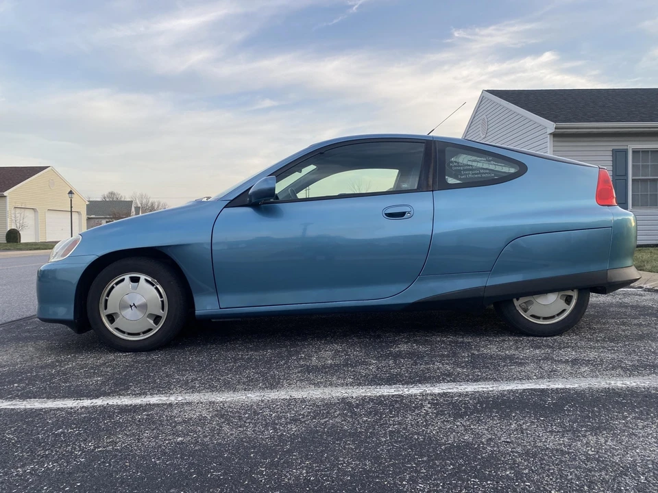 2001 Honda Insight 1st Gen - Image 9 of 31
