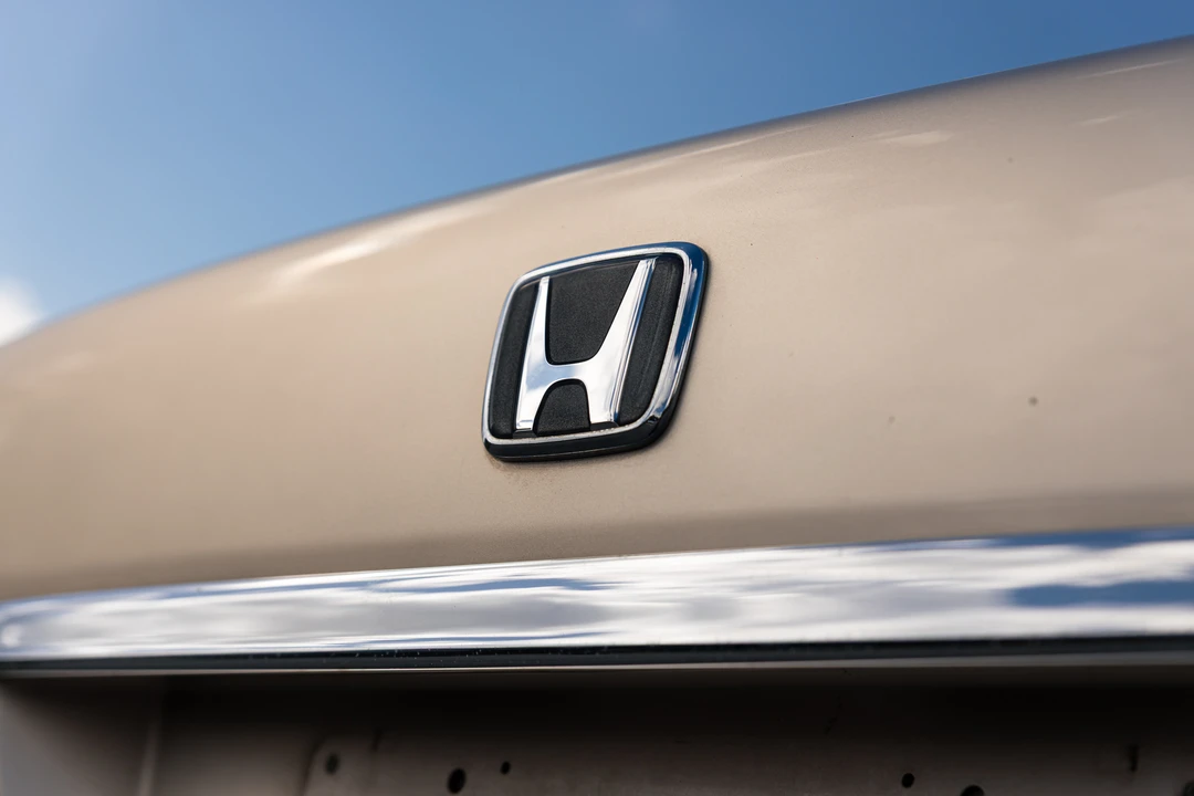 2001 Acura Legend - Image 24 of 31