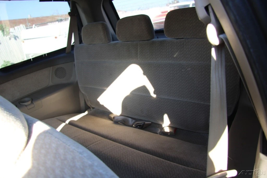 2001 Honda Odyssey - Image 18 of 21
