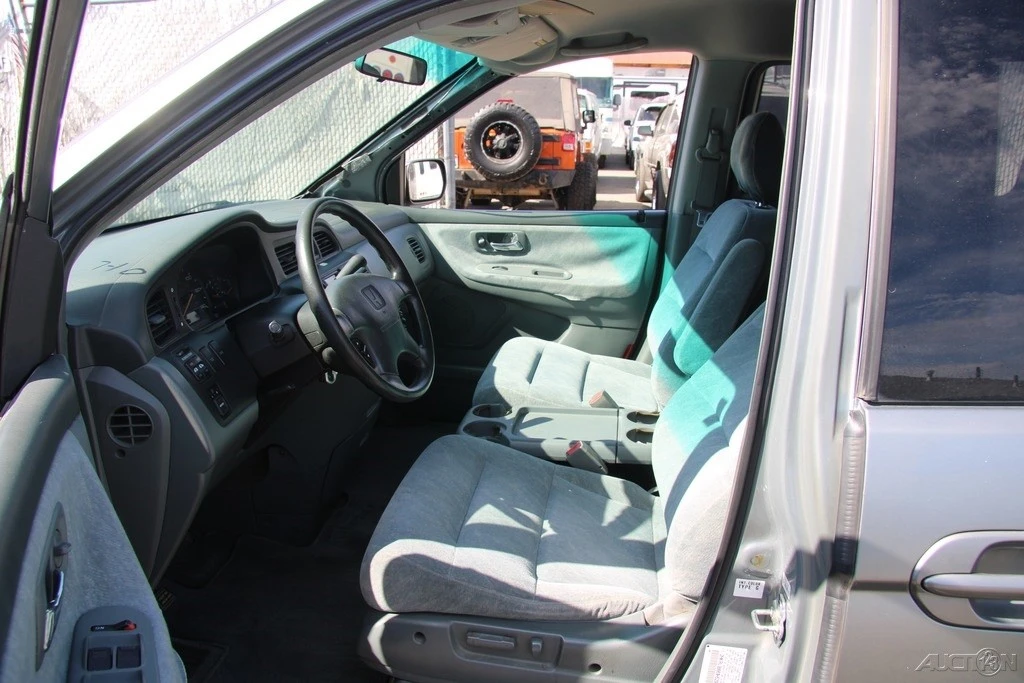 2001 Honda Odyssey - Image 14 of 21