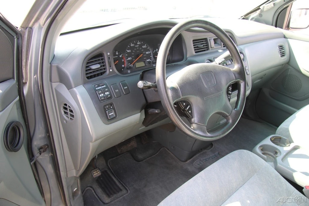 2001 Honda Odyssey - Image 15 of 21