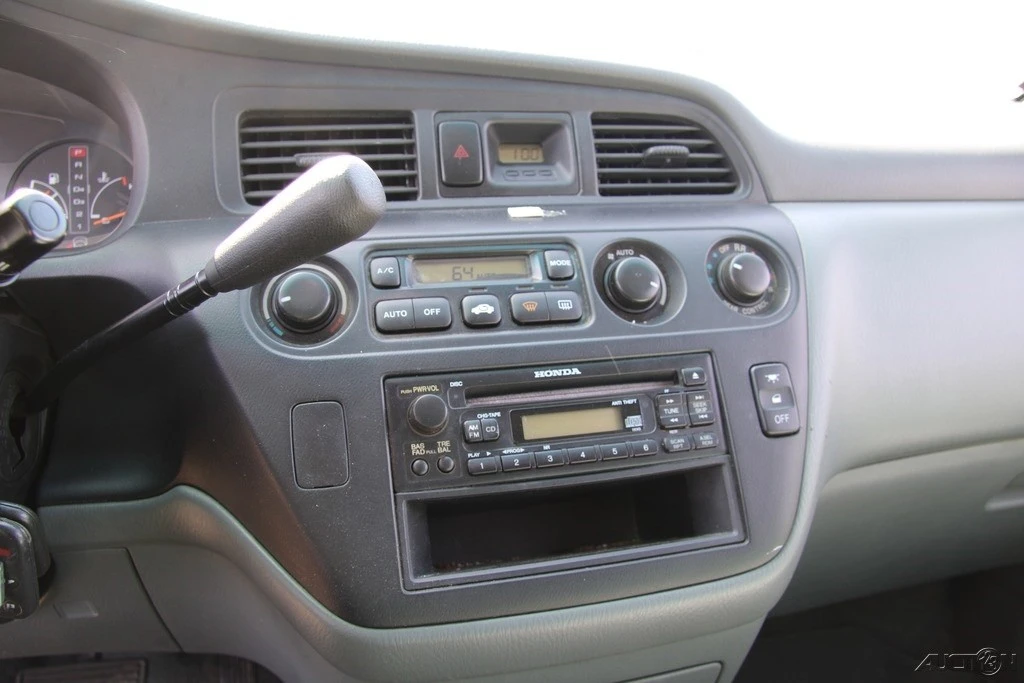 2001 Honda Odyssey - Image 18 of 21