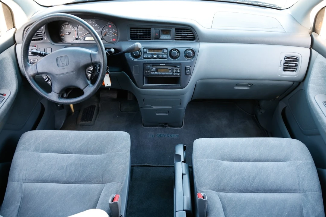 2001 Honda Odyssey - Image 2 of 12