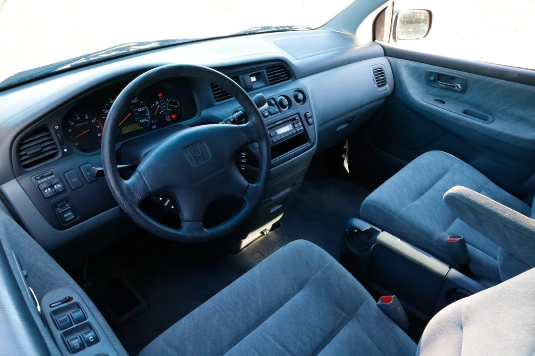 2001 Honda Odyssey - Image 4 of 12