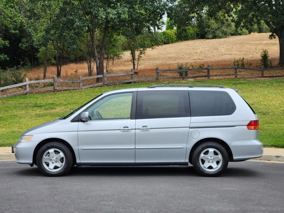 2001 Honda Odyssey - Image 11 of 31
