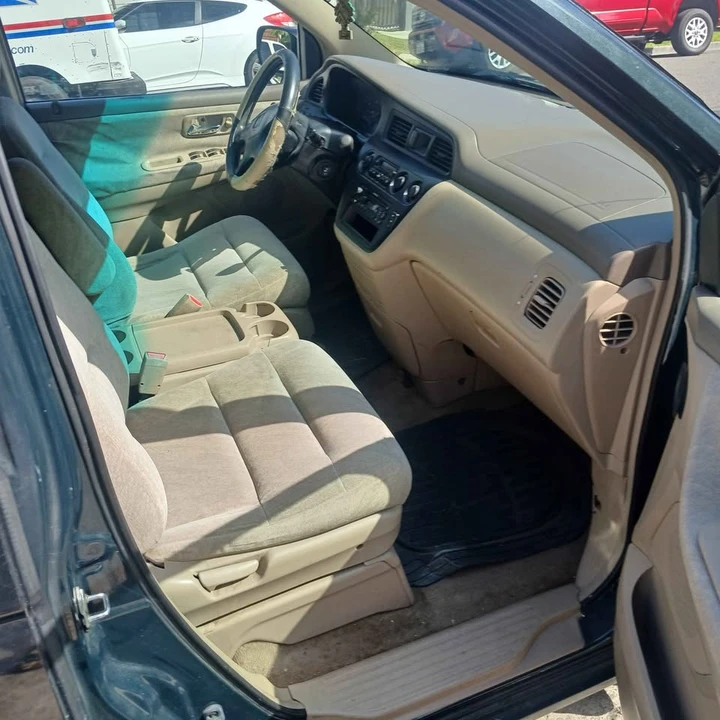 2001 Honda Odyssey - Image 10 of 13