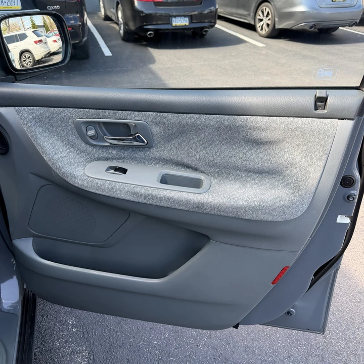 2001 Honda Odyssey - Image 16 of 31