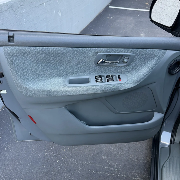 2001 Honda Odyssey - Image 14 of 31