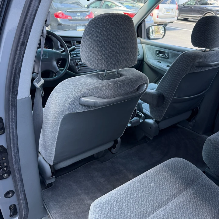 2001 Honda Odyssey - Image 20 of 31