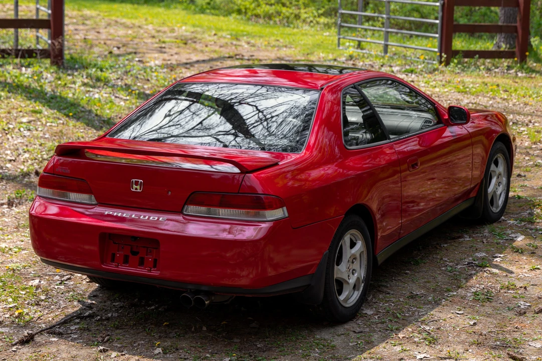 2001 Honda Prelude 5th Gen - Image 18 of 31