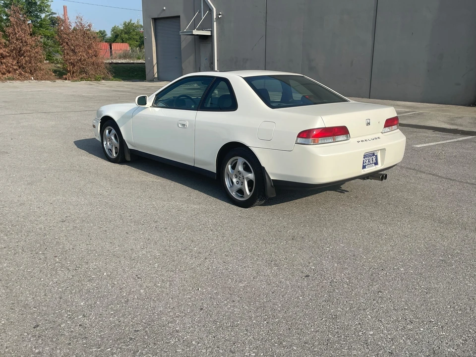 2001 Honda Prelude 5th Gen - Image 18 of 31
