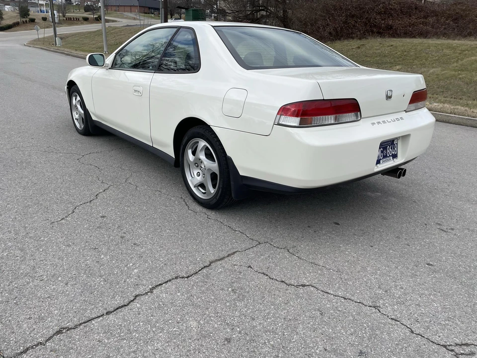 2001 Honda Prelude 5th Gen - Image 21 of 31