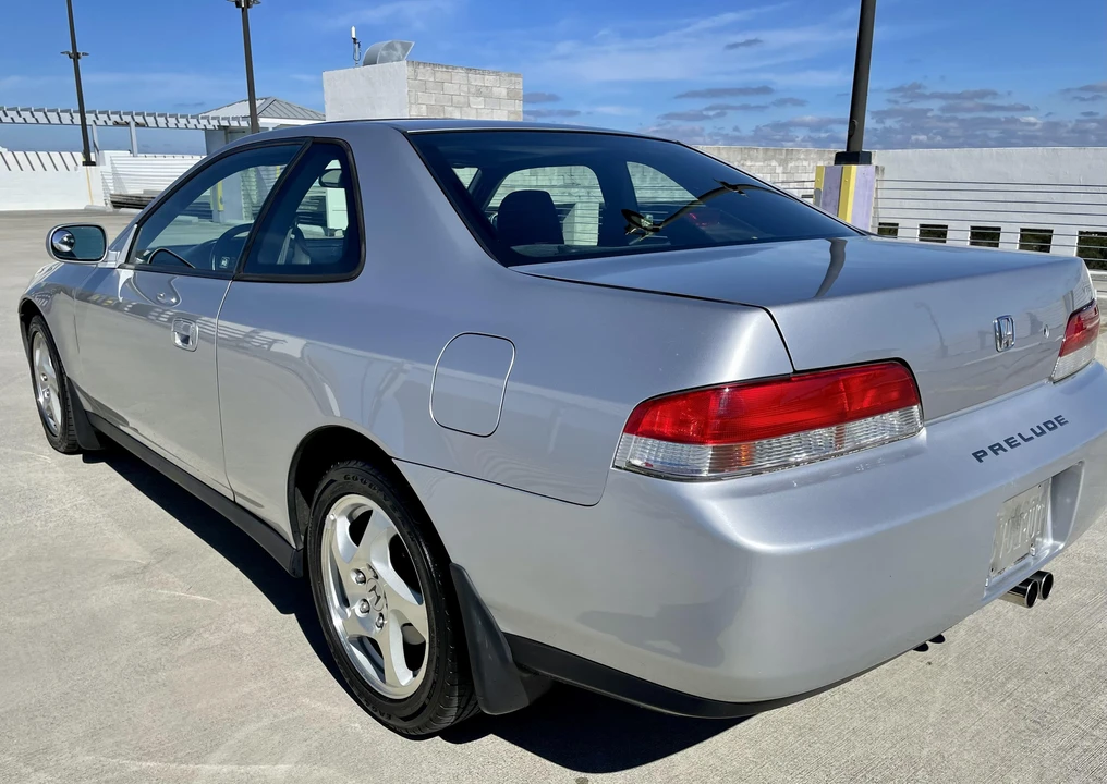 2001 Honda Prelude 5th Gen - Image 10 of 31