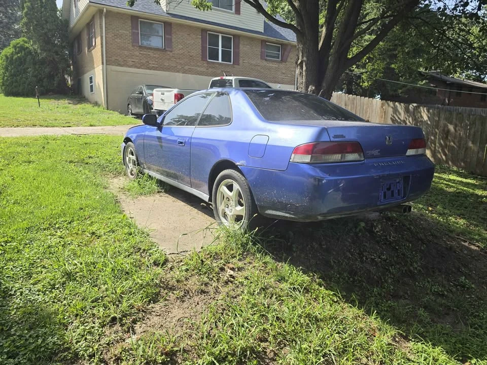 2001 Honda Prelude 5th Gen - Image 2 of 5