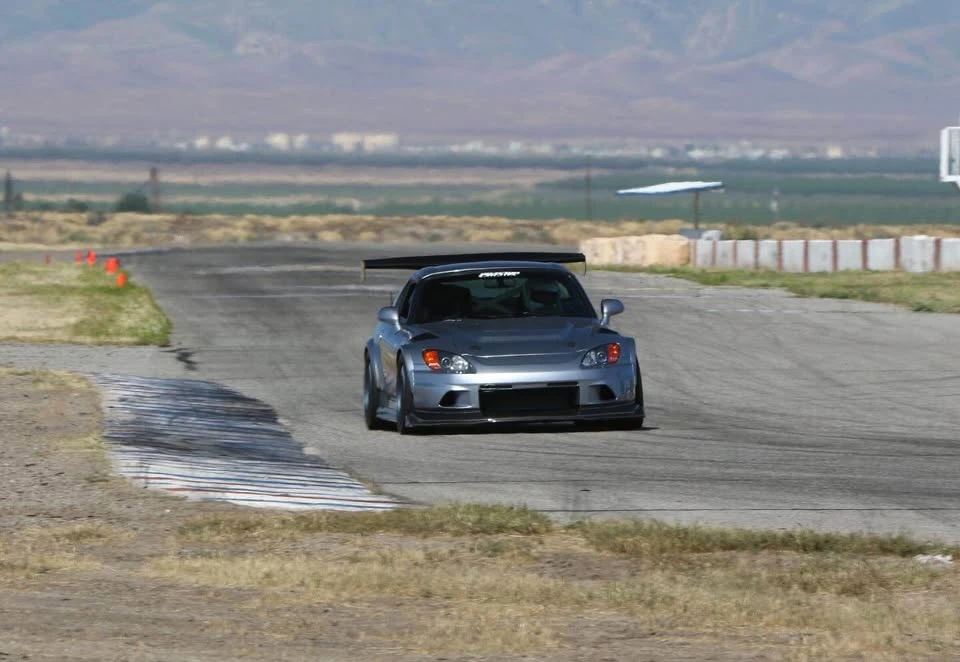 2001 Honda AP1 S2000 - Image 2 of 10