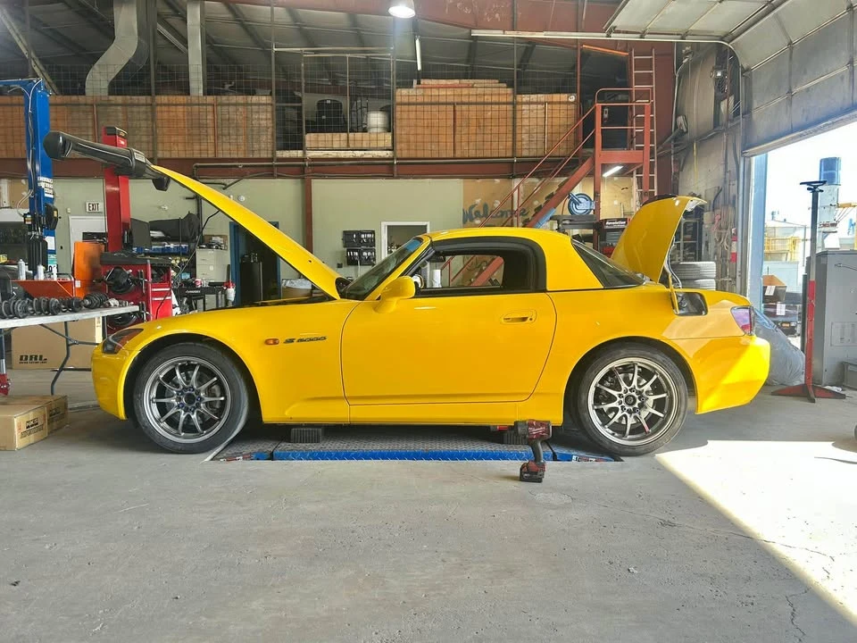 2001 Honda AP1 S2000 - Image 2 of 14