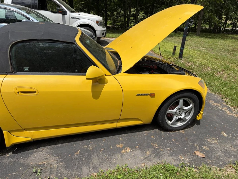 2001 Honda AP1 S2000 - Image 2 of 12