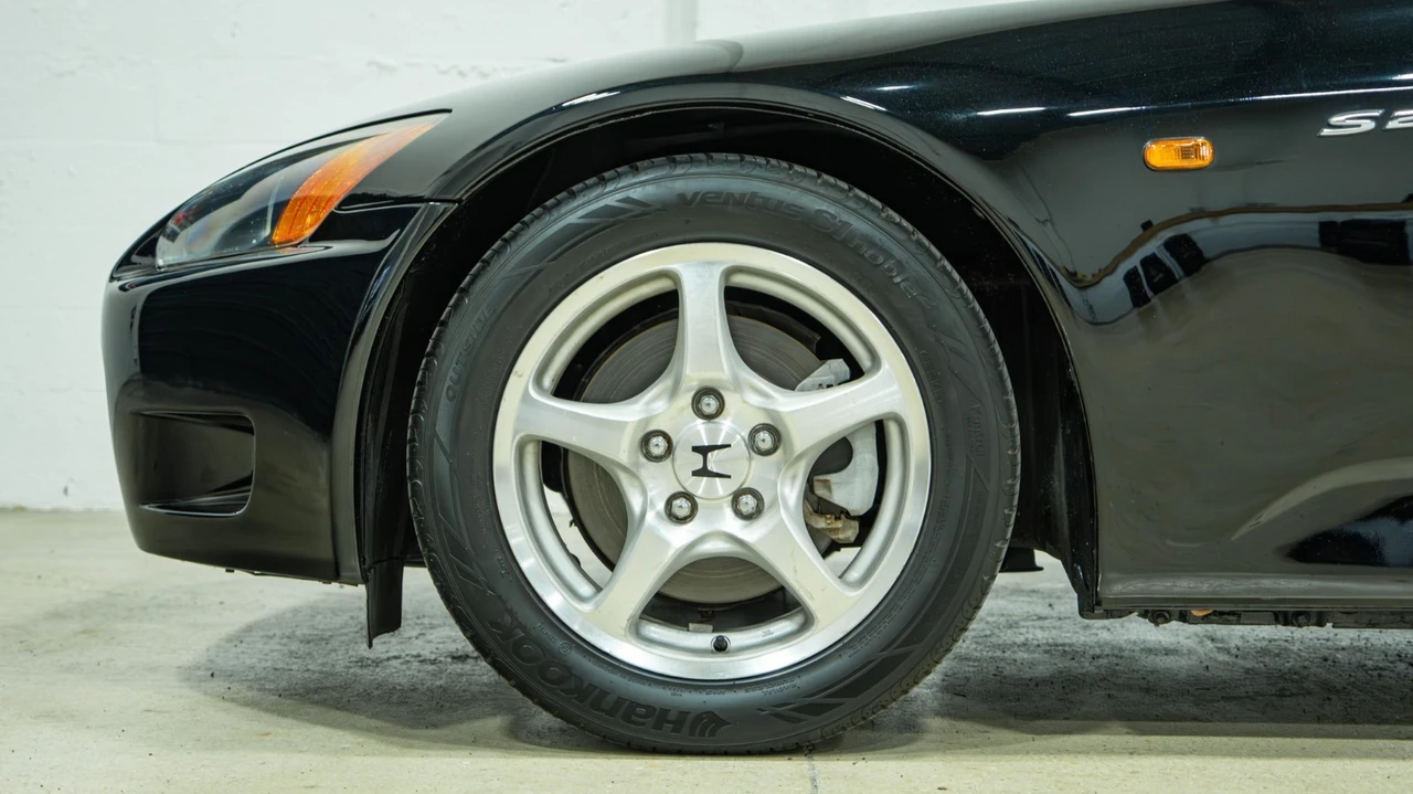 2001 Honda AP1 S2000 - Image 2 of 31