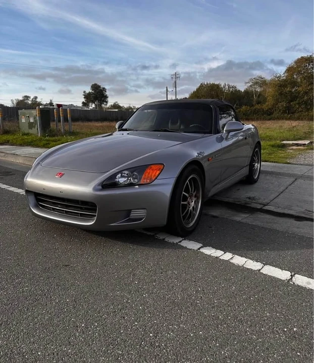 2001 Honda AP1 S2000 - Image 2 of 8