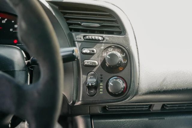 2001 Honda AP1 S2000 - Image 18 of 31