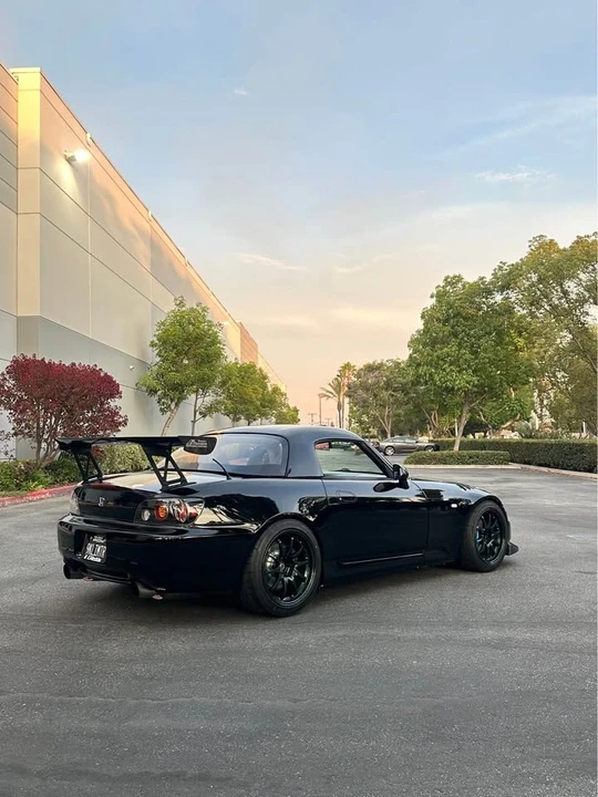 2001 Honda AP1 S2000 - Image 2 of 14