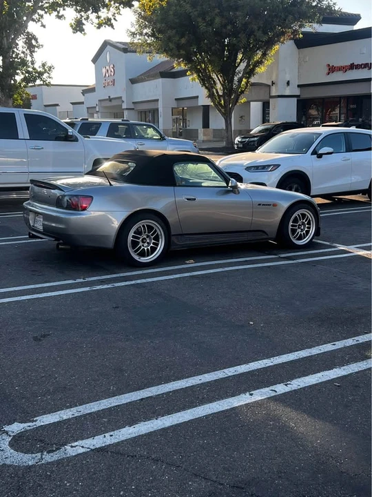 2001 Honda AP1 S2000 - Image 2 of 10