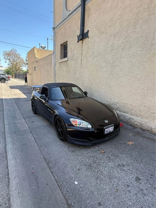 2001 Honda AP1 S2000 - Image 2 of 11
