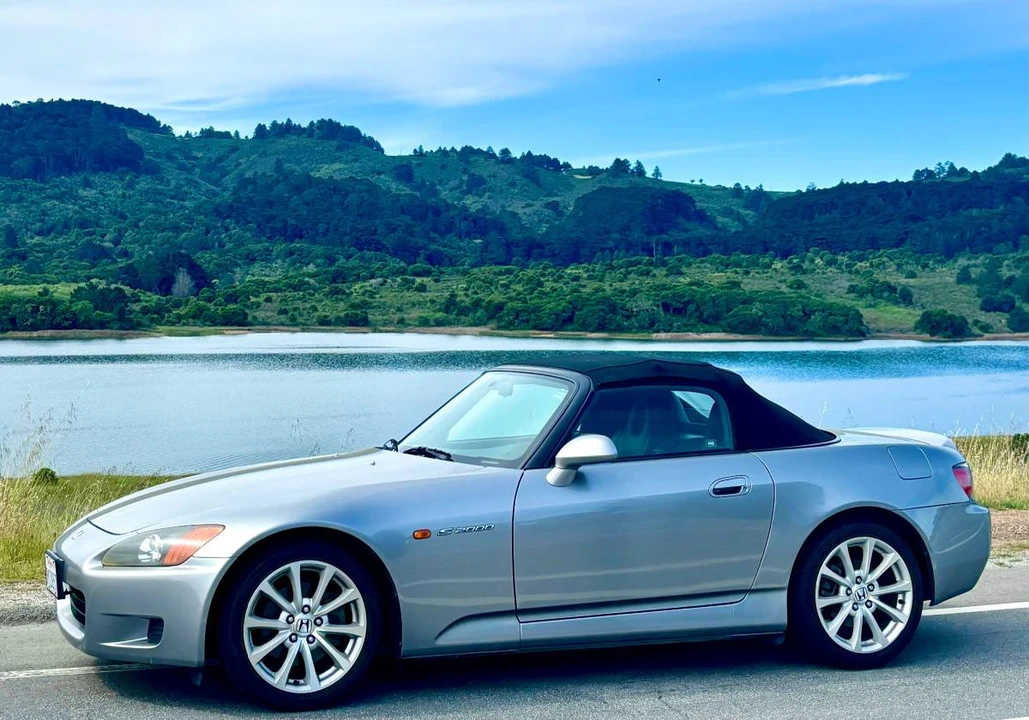 2001 Honda AP1 S2000 - Image 2 of 8