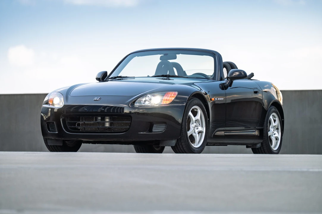 2001 Honda AP1 S2000 - Image 2 of 31